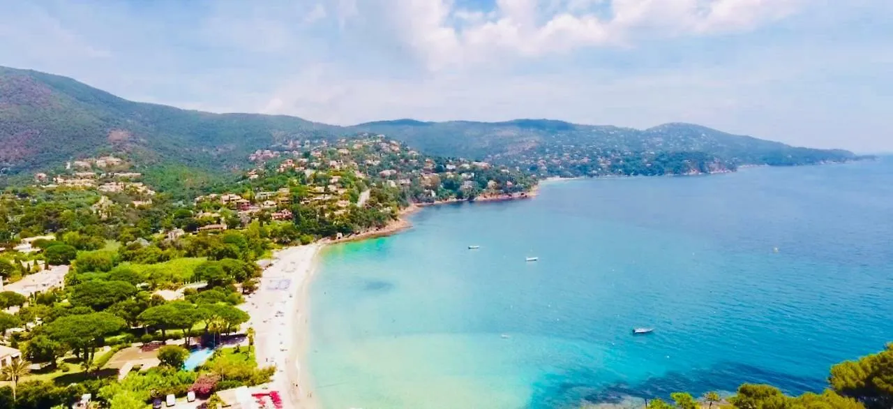 Appartement Mazet   Domaine de la pinède à Le Lavandou