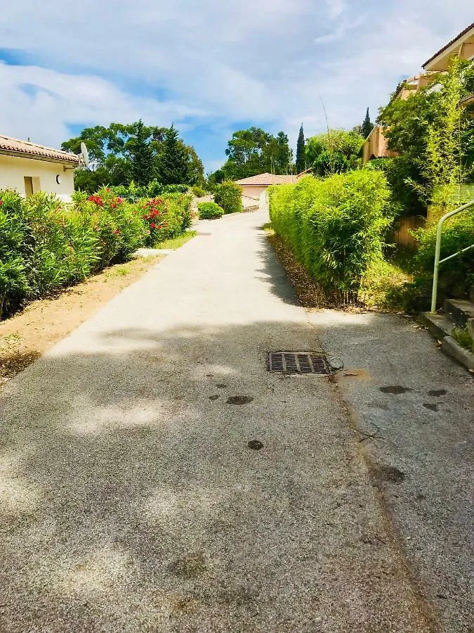 Appartement Mazet   Domaine de la pinède à Le Lavandou 0*,